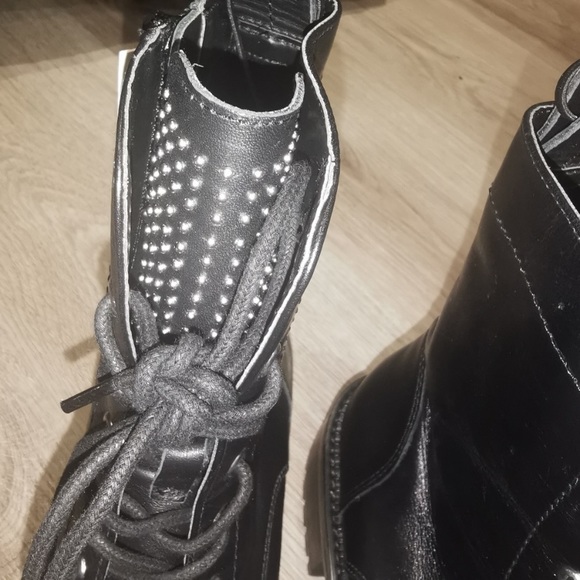 Zara black studded low heel leather ankle boots - Picture 9 of 11